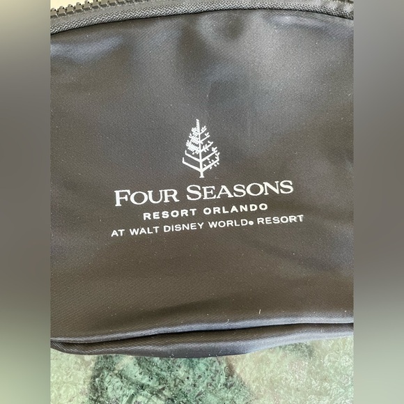New black beltbag from Four Seasons Resort Orlando - Picture 2 of 6